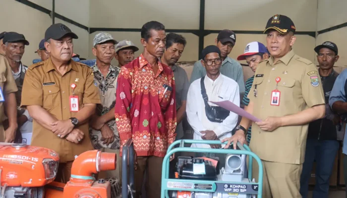 Tingkatkan Produktivitas, Pemkab Tangerang Distribusikan 71 Pompa Air untuk Antisipasi Musim Kemarau kepada Petani
