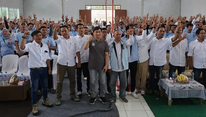 Sebanyak 13 Ribu Anggota Forum Buruh Cikoja Solid Alihkan Dukungan Pada Andra Soni-Dimyati, Ini Alasannya