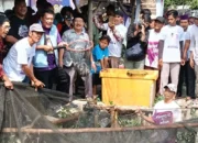 Komunitas Kawan Muda 17 Gelar Panen Raya di Kampung Gandaria, Maesyal Rasyid Ikut Panen Ikan Lele Sangkuriang