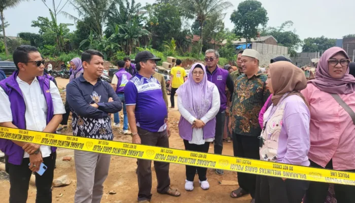 Calon Wakil Bupati Tangerang Intan Nurul Hikmah Tinjau Lokasi Longsor di Pagedangan
