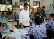 Wapres Gibran Rakabuming Tinjau Uji Coba Program MBG di SMK Negeri 3 Kota Tangerang