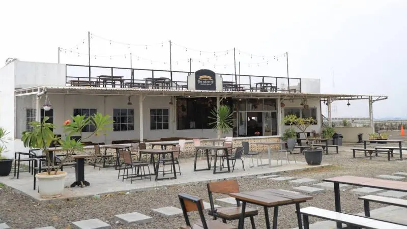 The Rooftop Coffe and Resto