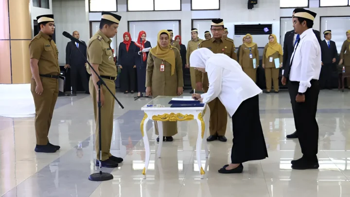 Pj Bupati Lantik 60 ASN untuk Meningkatkan Profesionalisme dan Transparansi di Pemkab Tangerang