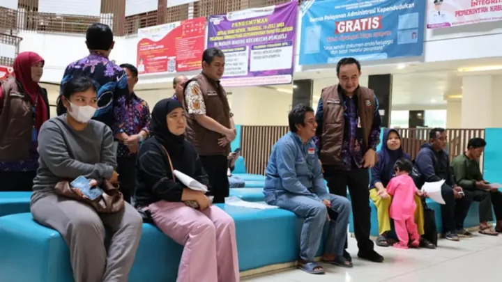 Sekda Soma Atmaja Sidak Pelayanan Publik dan Kehadiran Pegawai di Beberapa Instansi Pemerintahan Kabupaten Tangerang Awali Tahun 2025
