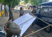 Tramtib Kecamatan Larangan Tertibkan Spanduk Tak Berizin di Jalan HOS Cokroaminoto untuk Menjaga Keindahan dan Ketertiban Kota