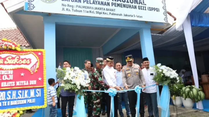 Pj Bupati Tangerang Resmikan Dapur Gizi MBG di Desa Sodong-Tigaraksa, Distribusikan 3.446 Porsi ke Tujuh SD