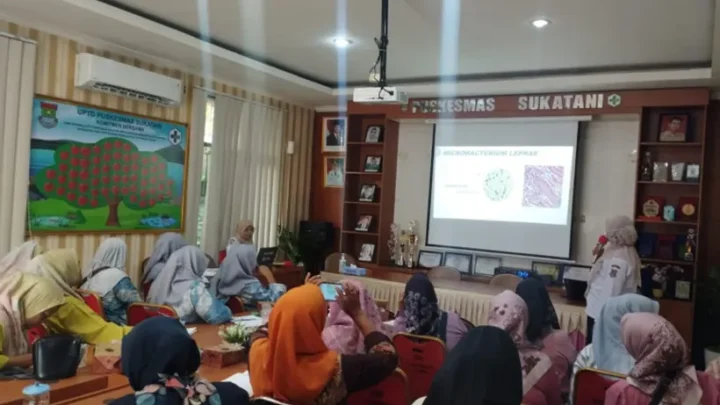 Tingkatkan Pencegahan Penyakit Menular dan Imunisasi, Puskesmas Sukatani Gelar Pembinaan Kader
