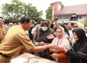 Bupati Maesyal Turun Langsung Distribusi GPM di Balaraja, Solusi Cerdas Atasi Kenaikan Harga Sembako di Bulan Ramadan