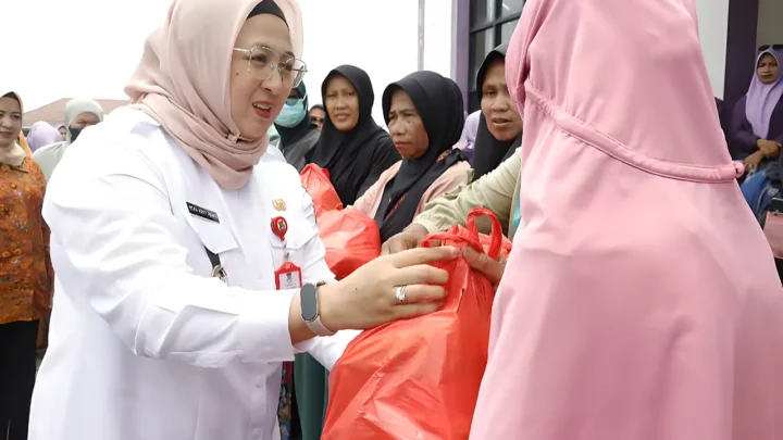 Wakil Bupati Tangerang Intan Nurul Hikmah Cek Langsung Gerakan Pasar Murah di Pasar Kemis