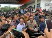Bebas Tunggakan Pajak! Ribuan Warga Serang Serbu Samsat, Gubernur Andra Soni Puji Kesadaran Pajak Masyarakat
