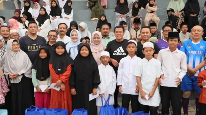 Bupati Tangerang Rayakan Ulang Tahun ke-60 Bersama 100 Anak Yatim di Lapangan Latihan Indomilk Sport Center