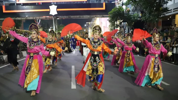 Tampilkan Ragam Budaya yang Memukau!, Kota Tangerang Jadi Sorotan di Parade Karnaval Budaya APEKSI 2025