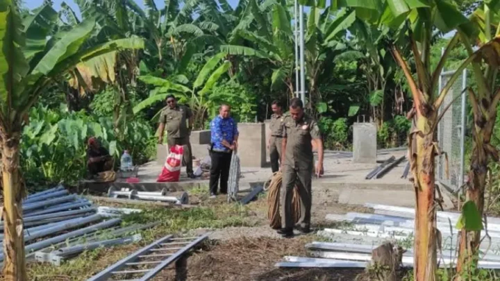 Tanggapi Aduan Warga, Satpol PP Kota Tangerang Setop Proyek Pembangunan Tower BTS di Buaran Indah