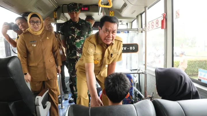 Pemkab Tangerang Angkut Semua Pelajar ke Sekolah Secara Gratis, Uji Coba Program Transportasi Khusus Sudah Dimulai!
