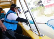Wabup Intan Bareng Lintas Sektor Kompak Bersih-Bersih di TPS 3R Tanjung Burung