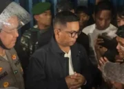Tak Peduli Hujan, Gubernur Banten dan Kapolda Berani Turun Temui Massa Aksi