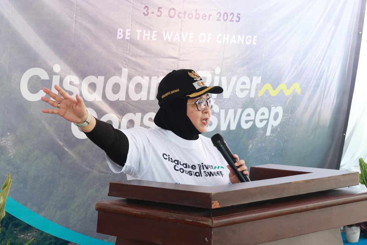 Wabup Intan Hadiri Aksi Bersih Cisadane, Puji Semangat Nelayan dan Relawan Lingkungan