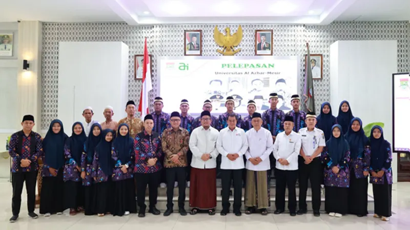 Bupati Tangerang Lepas Delegasi 20 Mahasiswa Beasiswa ke Universitas Al-Azhar