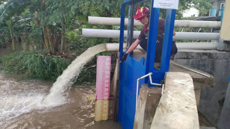 Sungai Meluap, Pemkot Tangerang Operasikan Puluhan Pompa