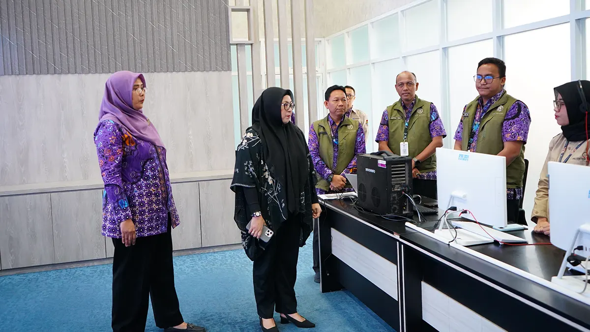 Wabup Tangerang Tinjau Keamanan Data dan Layanan Command Center 112 di Smart Building Diskominfo