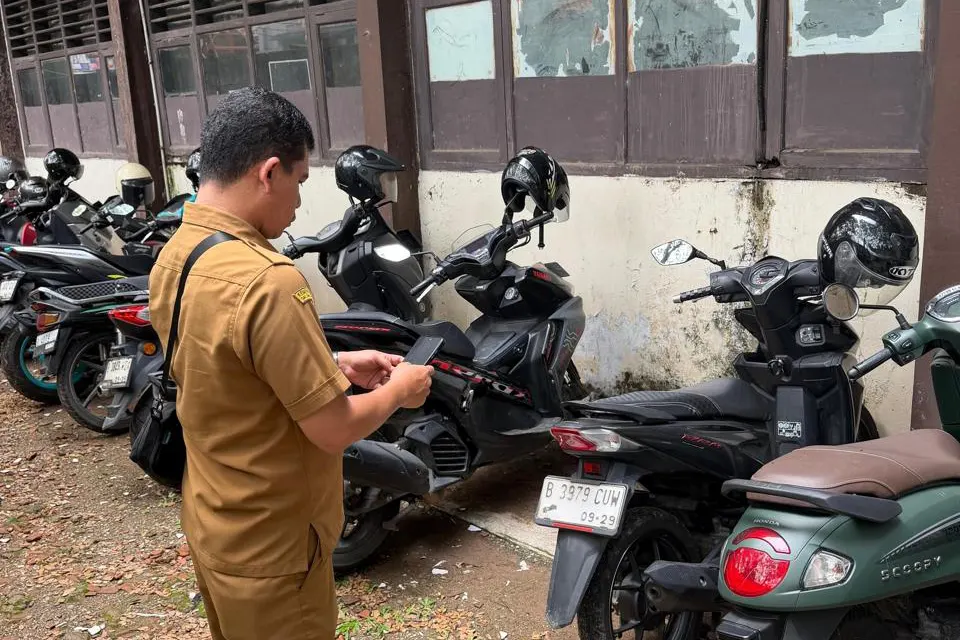 Samsat Cikokol Temukan Puluhan Kendaraan Nunggak Pajak di Kantong Parkir