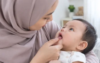 Bayi Sering Terlepas Saat Menyusu? Jangan Langsung Mengira Tongue Tie