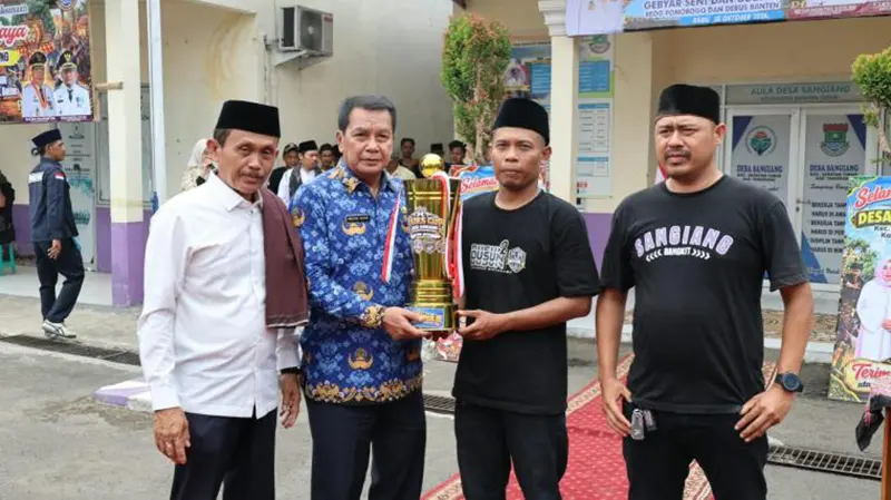 Bupati Tangerang Buka Gebyar Seni Budaya dan Tinjau Jembatan Dekat SMPN 1 Sepatan Timur