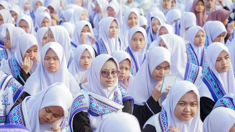 Ribuan Santri Berkumpul di Taman Elektrik, Sachrudin Sampaikan Pesan Ini
